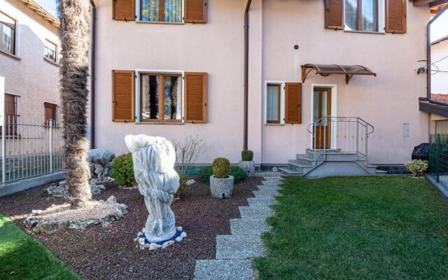 Apartment with garden a few steps from the lake - Larihome A06