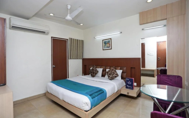 OYO 1524 Hotel Vaani Continental