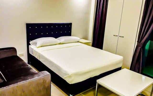 Siam Oriental Tropical Garden by Parikal