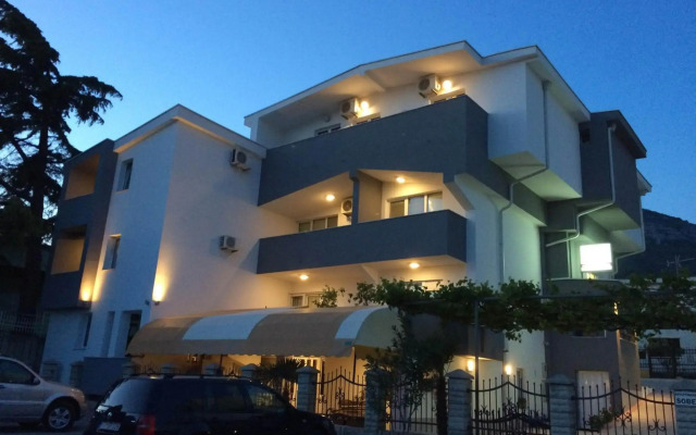 Kojic Apartments
