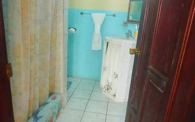 See Belize Waterside Sea View 2-bedroom Apartment w Balcony, Pool & Deck 2nd FL