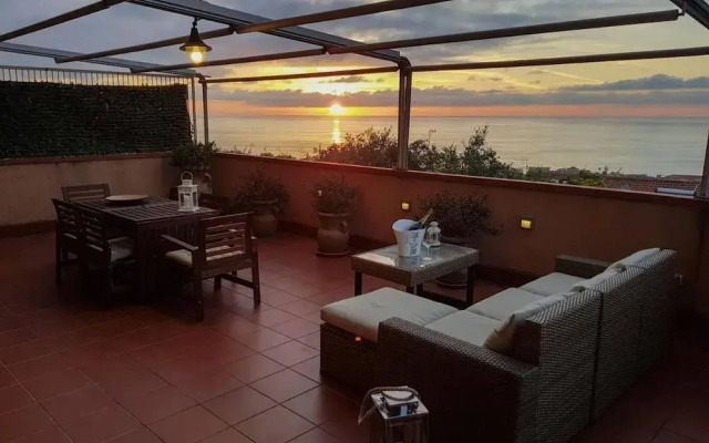 Spacious 4 Bedroom Apartment With Terrace And View
