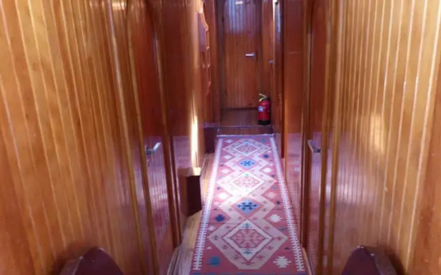 Pallas Boat And Breakfast