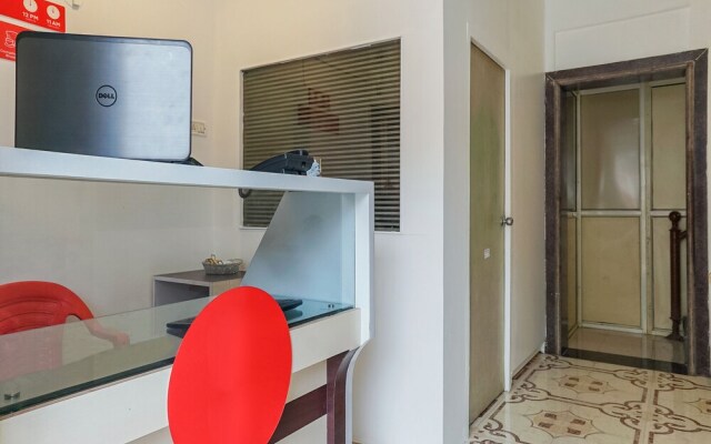 OYO 19677 Hotel Gurukrupa