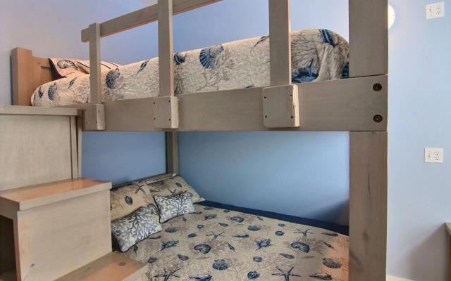 Purple Pelican - 4 Br home