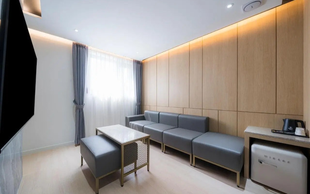 Brown Dot Hotel Pyeonghwa plaza
