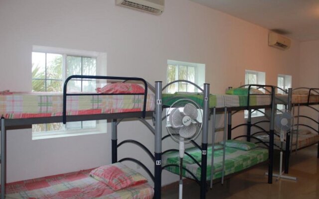 Quintana Roots Hostel