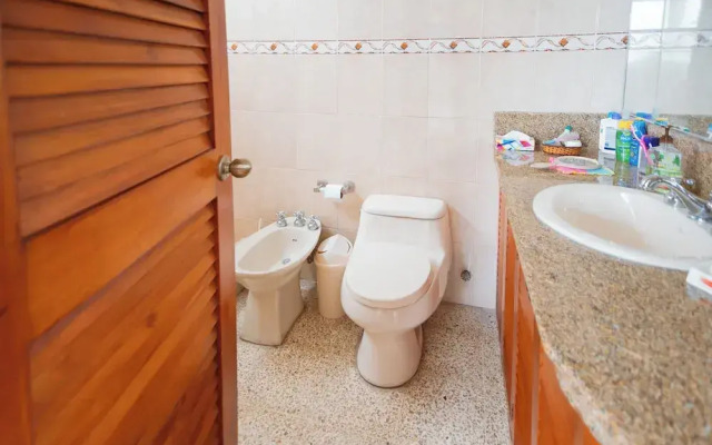 Captivating 4-bedroom Apartment in Salinas
