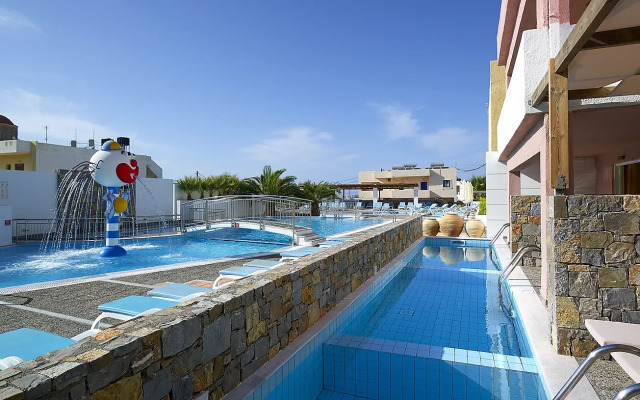 Sissi Bay Resort