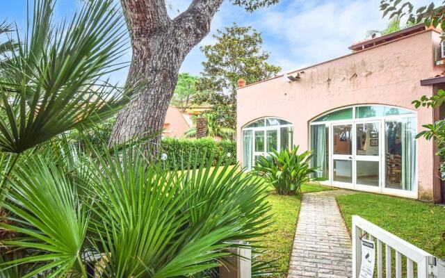 Awesome Home in Furnari With 5 Bedrooms and Wifi