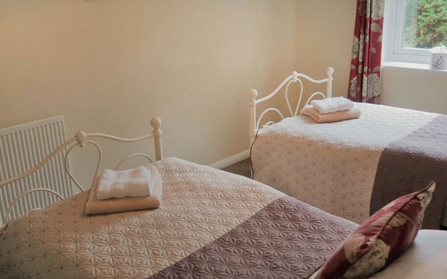 Woodhouse Woodmancote