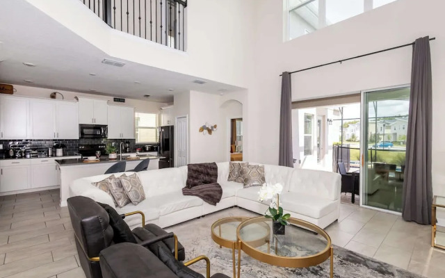 Storeybook Escape Sleeps 11!