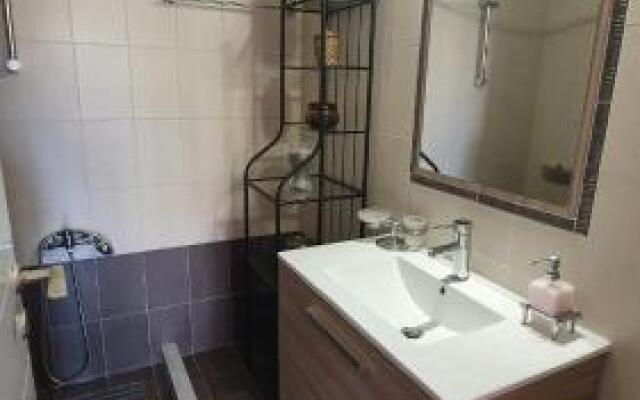 M-George apartment by the airport