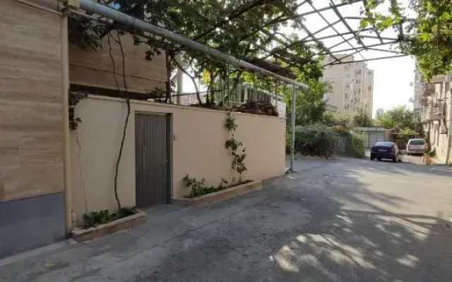 Green Rose Studio - Self Checkin - Garden - BBQ