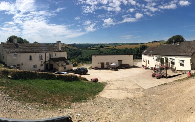 Characteristic 6-bed Cottage on Exmoor