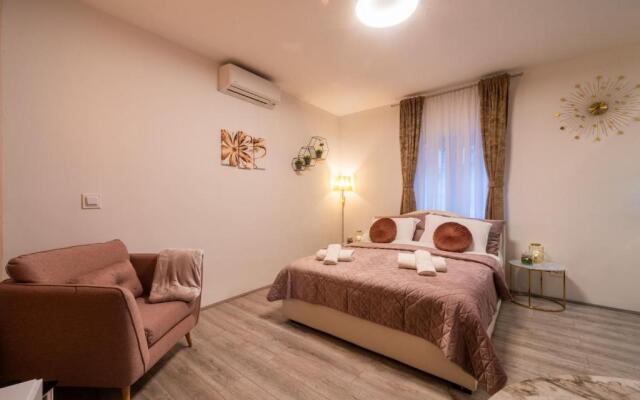 Cosy&Private,30sec walk to MainSquare, Heart of Zagreb