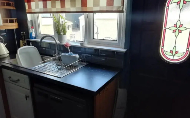 Cosy, Spacious 2-bed Cottage in Watchet, Somerset