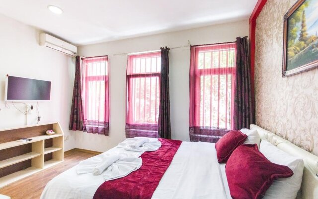 Roncalli Park Suites