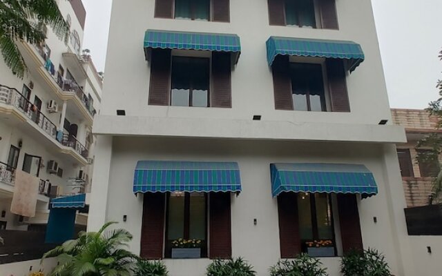 Saltstayz Select - Nehru Place & New Friends Colony