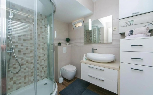 Jure - Terrace With Amazing sea View - A1 Leona