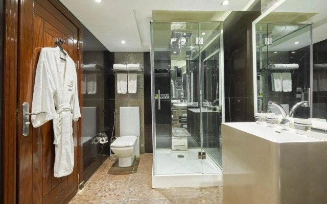 Golden Park Hotel