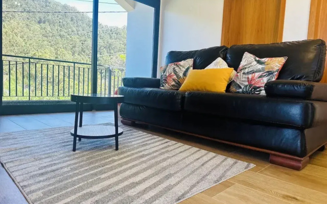 Panoramic sea and Mountain View 2 Bedroom House