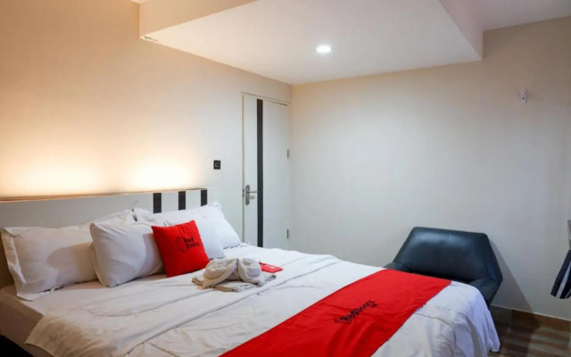 Hotel Larona by RedDoorz