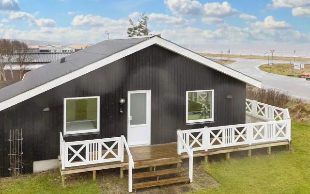 Exquisite Holiday Home in Løgstør near Sea