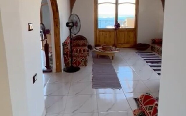 Immaculate 3-bed Apartment sea View