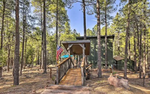 Woodsy Flagstaff Hideaway w/ Deck + Sunroom!