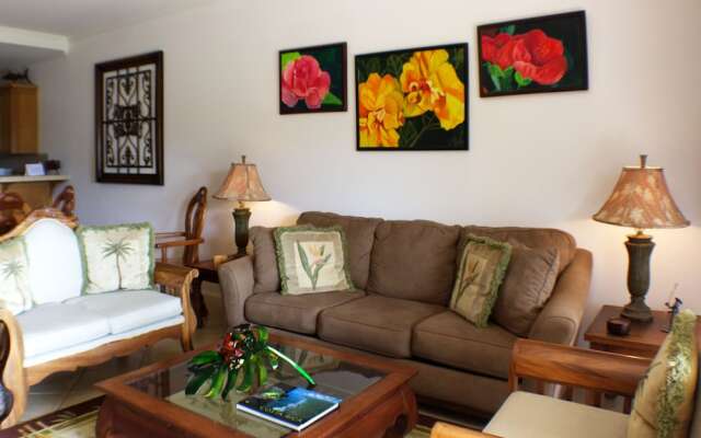 CR Luxury Los Sueños Condos