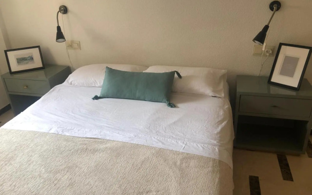 Acogedor apartamento frente al mar con piscina