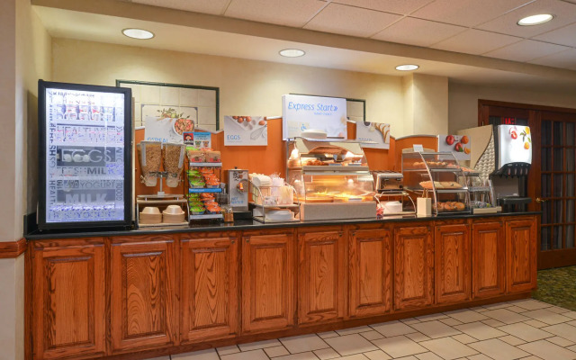 Holiday Inn Express Hotel & Suites Harrison by IHG
