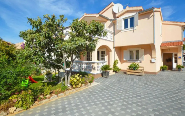 Apartment Mladen Paros 38996