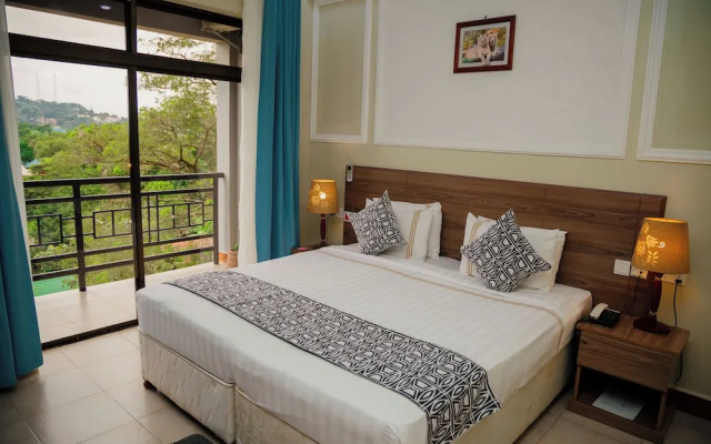 Green Side Hotel