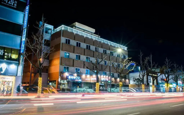 Kang Neung Dong-a Hotel