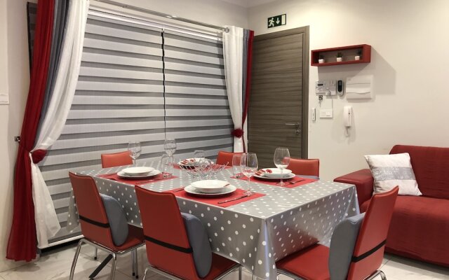"1. Sea View Luxury 2 Bed Penthouse Close to Beach!"