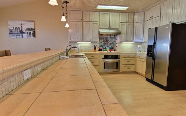 Executive Beach Paradise SH7345