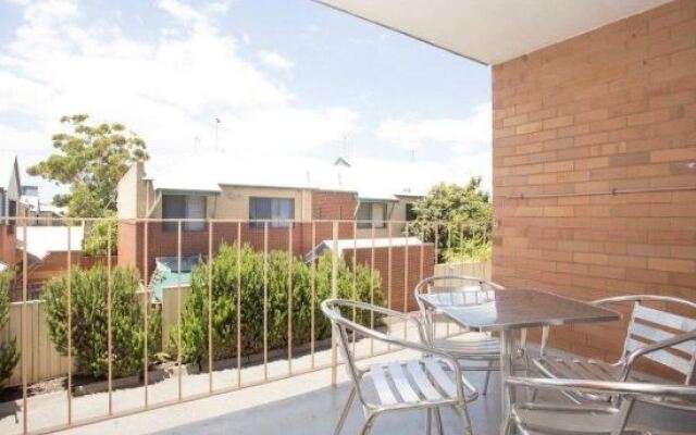 Burswood Lodge Motel Apartments