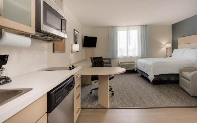 Candlewood Suites Miami Intl Airport-36th St, an IHG Hotel