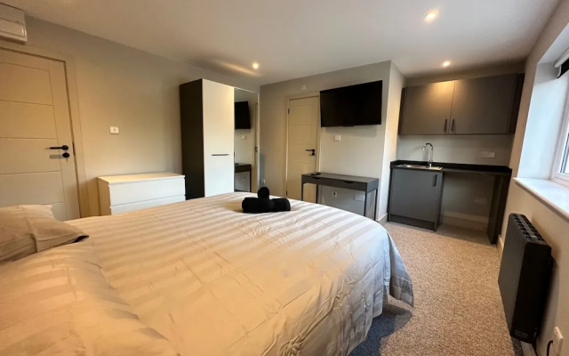 Captivating 6 -bed House in Waltham Abbey