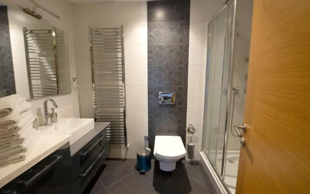 Three bedroom Duplex apartment with large terrace