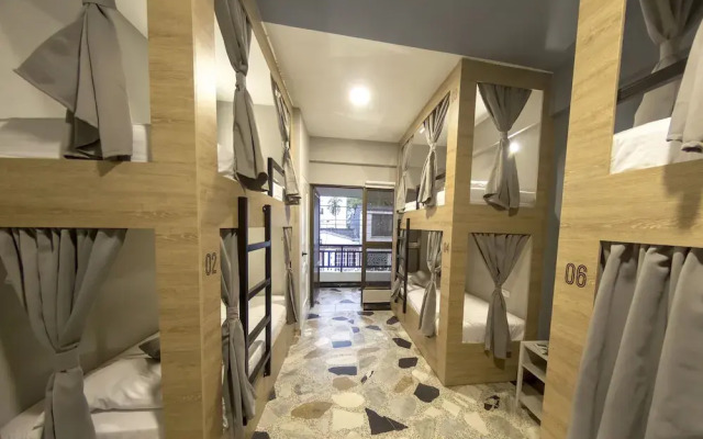 Ventiuna Hotel & Hostel