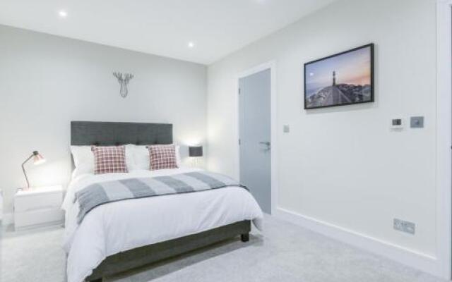Stunning Ealing Apartment