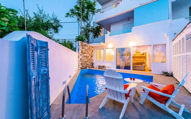 Kouros Home Hotel