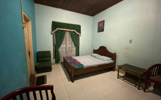OYO 3205 Penginapan Mikial Ismi Kayuagung Syariah