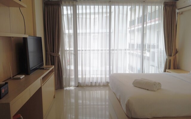 Strategic Studio Apartment at Beverly Dago with Mountain View