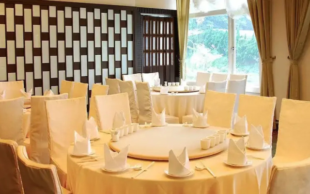 West Lake Resortopia