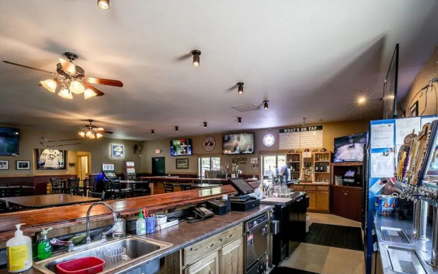 Sportsman's Lodge