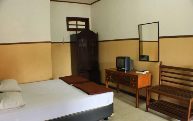 Ananda Hotel